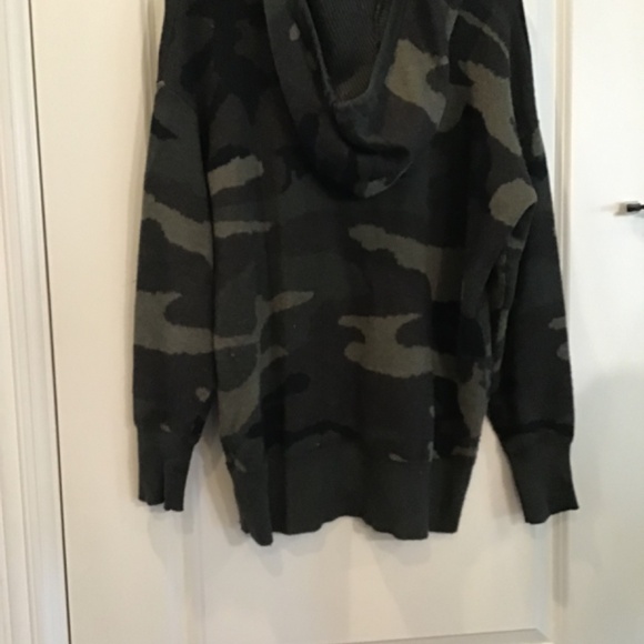 Sweater - Picture 2 of 3